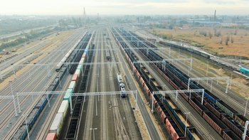 Stacja Gdańsk Port Północny, pociągi towarowe i tory. Fot: Szymon Danielek PLK