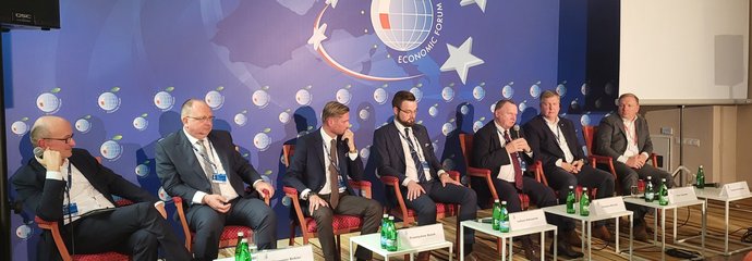 Uczestnicy Forum Ekonomicznego w Karpaczu podczas panelu. Autor Gabriela Juszczuk