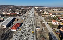 Zmodernizowana stacja kolejowa Dwikozy, widok z lotu ptaka, fot. Krzysztof Dzidek (1)