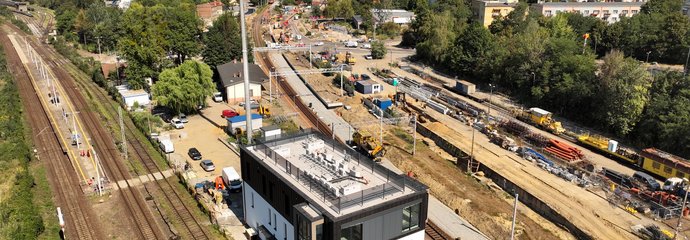 Przebudowa stacji Gliwice Łabędy z lotu ptaka, maszyny na torach, fot. Krzysztof Ścigała Polskie Linie Kolejowe 4