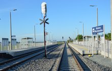 Linia kolejowa Wrocław - Sobótka - Świdnica, przystanek Bielany Wrocławskie, fot. Witold Szczotka