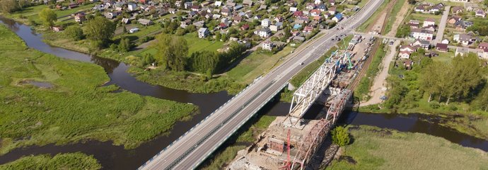 Budowa mostu nad Narwią w Uhowie, widok z drona, fot. Łukasz Bryłowski