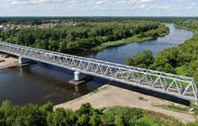 Widok z lotu ptaka na most kolejowy nad Narwią, fot. Szymon Grochowski (2)