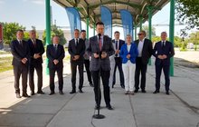 Andrzej Bittel, wiceminister infrastruktury, na konferencji prasowej na stacji Wrocław Świebodzki, fot. Kamila Turel