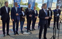 Piotr Wyborski Przezes Zarządu PLK SA informuje o inwestycji podczas briefingu prasowego w Gdyni fot. Bartosz Pietrzykowski