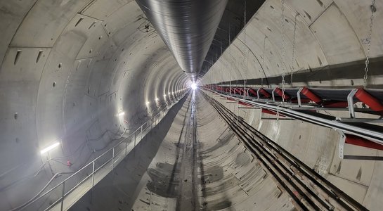 Wnętrze budowanego tunelu na linii kolejowej 104 fot. Piotr Hamarnik (1)
