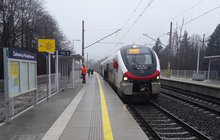 Żakowice Południowe, peron, tory, pociąg fot. Małgorzata Wojtas