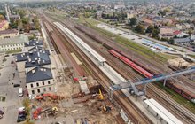 widok z góry na prace budowlane na stacji Skarżysko-Kamienna fot. Krzysztof Dzidek