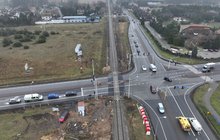 Zmodernizowany przejazd kolejowo-drogowy w Nowym Ciechocinku Widok z góry na zmodernizowany przejazd kolejowo-drogowy w Nowym Ciechocinku. fot. Paweł Mieszkowski PLK