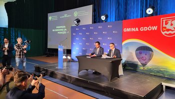 Gdów - podpisanie umowy PLK SA fot. Piotr Hamarnik