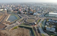Tłuszcz - widok z drona na nowe rondo, fot. Artur Lewandowski PKP Polskie Linie Kolejowe SA