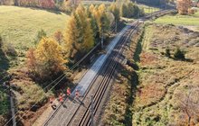 Stróże - Grybów - układanie szyn w torze nr 2, fot. Krzysztof Dzidek