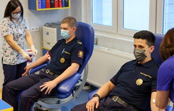 Funkcjonariusze Straży Ochrony Kolei oddają krew i osocze