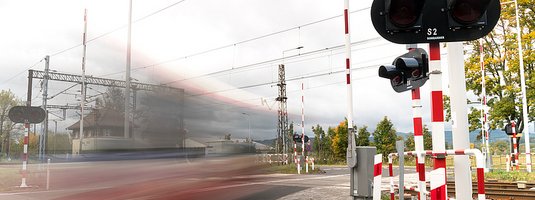 Przejazd kolejowo - drogowy. 