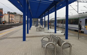 Perony na stacji w Lesznie