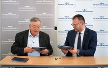 Podpisanie umowy na stacje Augustów i Dąbrowa Białostocka. Fot. Rafał Adamczyk, PKP Polskie Linie Kolejowe S.A.
