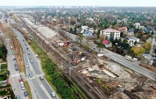 Maszyny przygotowują teren pod budowę torów na odcinku Warszawa-Otwock, fot. P. Mieszkowski 