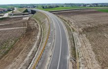 Szepietowo-Janówka - wiadukt nad torami widok na drogę fot Artur Lewandowski PKP Polskie Linie Kolejowe SA