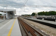 Stacja Ełk - obok nowego peronu trwają prace. Fot. Tomasz Łotowski PKP Polskie Linie Kolejowe S.A.