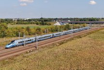 Pendolino na Centralnej Magistrali Kolejowej fot. Artur Lewandowski, Paweł Mieszkowski