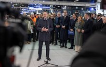 Prezes zarządu PLK SA przemawia podczas uroczystości otwarcia nowego podziemnego przejścia na stacji Warszawa Zachodnia fot. Łukasz Bryłowski