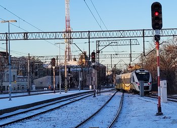 Pociąg wjeżdża na stację Legnica, fot. Mirosław Siemieniec