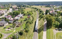 Pociąg na torze linii Glincz-Kartuzy. fot. Szymon Danielek PLK (2)