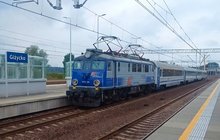 Pociąg IC Hańcza przy peronie stacji Giżycko. fot. Piotr Sydov PKP Intercity 2