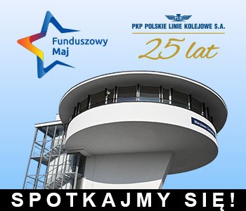 Grafika przedstawia nastawnię dysponującą Warszawa Zachodnia Dalekobieżna (WZD). W lewym górnym rogu znajduje się kolorowe logo „Funduszowy Maj”. W prawym górnym rogu widnieje logo „PKP Polskie Linie Kolejowe S.A.” z dopiskiem „25 lat”. U dołu grafiki, na czarnym tle, umieszczono duży biały napis „SPOTKAJMY SIĘ!”.