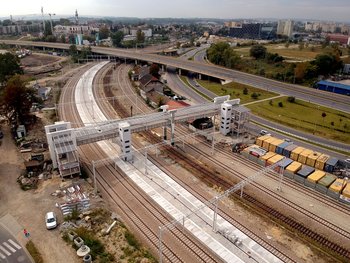 Budowa dwóch większych peronów oraz kładki na stacji Kraków Bonarka.