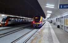 Stacja Kraków Grzegórzki, pociągi, pasażerowie, oświetlenie led, Piotr Hamarnik