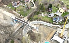 Linia nr 97 Sucha Beskidzka - Żywiec_ budowa nowych torów wraz z siecią trakcyjną,peronów, przejazdów, mostów fot. Krzysztof Dzidek (10)