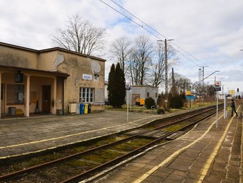 Stacja Suszec, widok na perony i budynek dworcowy, fot. Katarzyna Głowacka