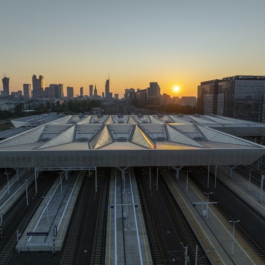 Widok z góry na stację Warszawa Zachodnia, fot. Łukasz Bryłowski PLK SA (1)