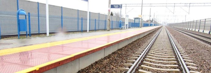 Stacja Wola Rzędzińska - istniejące perony jednokrawędziowe, fot. Krzysztof Waśko