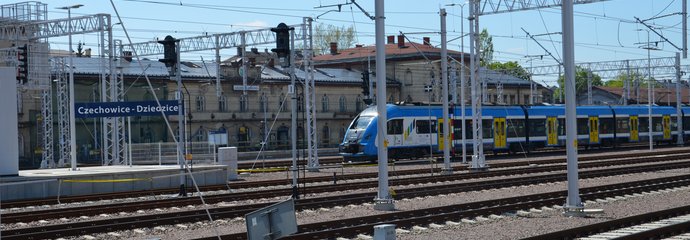 Czechowice-Dziedzice, pociąg wjeżdża do stacji, fot. Katarzyna Głowacka