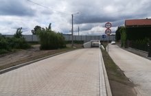wejście do tunelu dla pieszych pod linią kolejową w Rawiczu ul. Świetojańska, fot. Radosław Śledziński