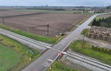 Widok z góry na wyremontowany przejazd kolejowo-drogowy na szlaku Rypin-Brodnica. fot. Paweł Mieszkowski PLK (1)