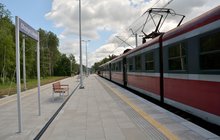 Pociąg stojący przy peronie Olsztyn Likusy, fot. Martyn Janduła