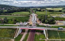 Estakada drogowa obok przystanku Pisary, widok z lotu ptaka, fot. Piotr Hamarnik