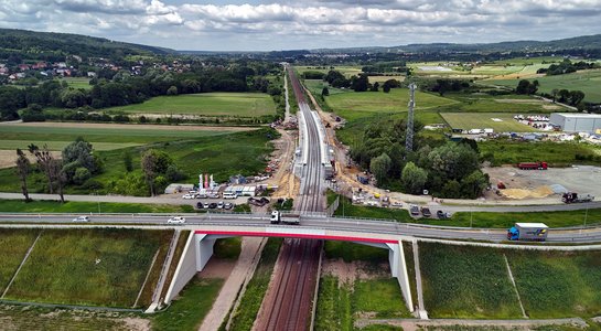 Estakada drogowa obok przystanku Pisary, widok z lotu ptaka, fot. Piotr Hamarnik