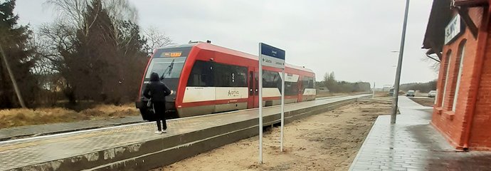 Pociąg przy peronie na stacji Śliwice. Fot. Mirosław Lewandowski PKP PLK