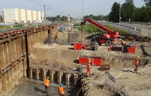 Prace przy budowie wiaduktu kolejowego nad ul. Kolejową w Ełku, fot. Andrzej Puzewicz PKP Polskie Linie Kolejowe SA