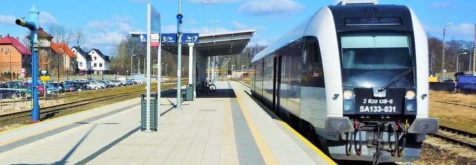 Kartuzy, pociąg przy peronie stacji Fot. Ireneusz Koziura