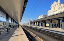 Stacja Lublin Główny, perony, tory, podróżni, pociąg, dworzec fot. Anna Znajewska-Pawluk