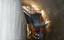 Przygotowanie szalunku do betonowania kolejnego segmentu obudowy docelowej tunelu fot. W.Szczotka (2)
