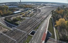 Wiadukty kolejowy i drogowy nad ul Towarową widok z drona fot Paweł Chamera PKP Polskie Linie Kolejowe SA