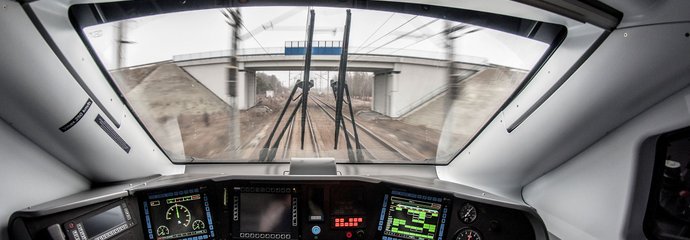 Kabina maszynisty pociągu Pendolino
