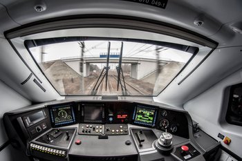 Kabina maszynisty pociągu Pendolino