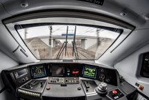 Kabina maszynisty pociągu Pendolino